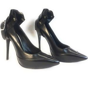Burberry Prorsum  Black Pumps